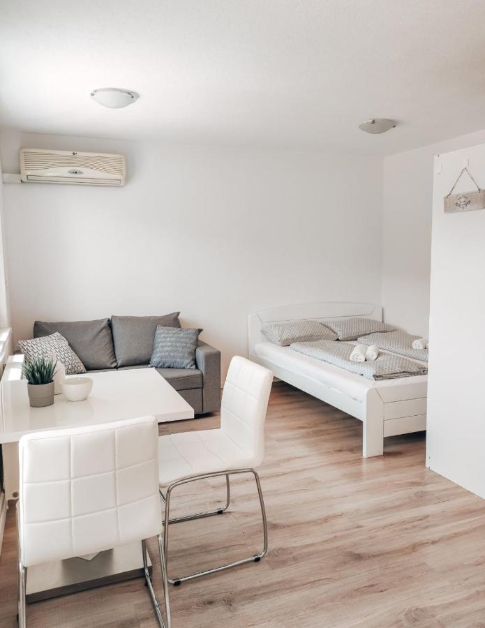 Studio Apartment Sanya Любляна Екстериор снимка